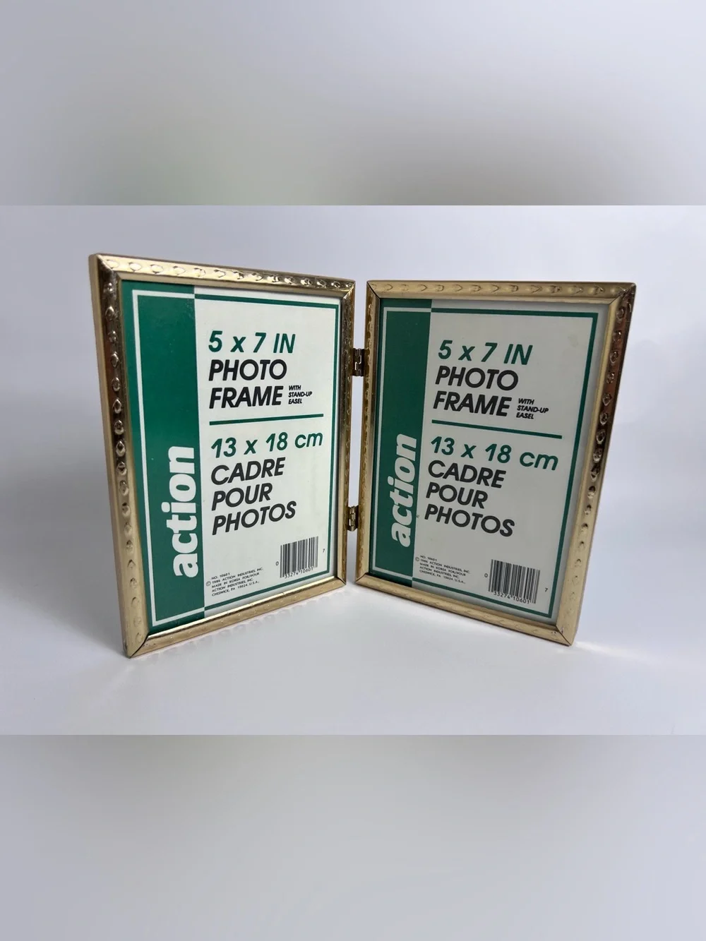 VTG 1980s Brass Tone Hinged Tabletop 5 x 7 Double Picture Frame READ